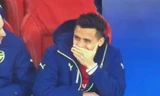 Alexis Sanchez cười vui vẻ khi Arsenal thảm bại.