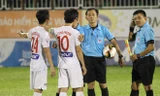 VFF phạt nặng trọng tài “bẻ còi” trận HAGL - Thanh Hóa.