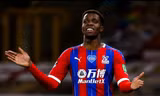 Wilfried Zaha muốn rời Crystal Palace để tìm tới một bến đỗ giàu tham vọng hơn.