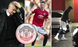 McTominay chống nạng rời sân sau chiến thắng của M.U.