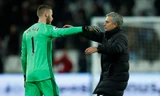 HLV Mourinho đưa ra đề xuất đặc biệt với De Gea.