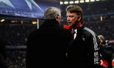 Sir Alex trợ giúp Van Gaal trong công cuộc mua sắm.