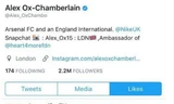 Alex Oxlade-Chamberlain đã bấm “like” một dòng bình luận kêu gọi Arsenal sa thải Arsene Wenger.
