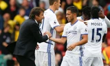 HLV Conte không chắc chắn về chuyện Hazard sẽ ở lại Chelsea lâu dài.