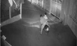 HÌnh ảnh camera của gia đình ghi lại hai đối tượng bịt bặt, chạy xe thực hiện việc tạt chất bẩn