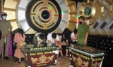Lực lượng chức năng bắt quả tang 11 thanh niên nam nữ bày "tiệc ma túy" trong quá Karaoke Big Big World