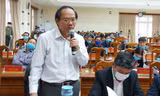 Ông Phạm Viết Tích - Giám đốc Sở NN&PT NT Quảng Nam trả lời tại phiên chất vấn kỳ họp 20, HĐND Quảng Nam khóa IX. ảnh H. Văn