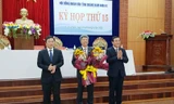 Ông Hồ Quang Bửu (giữa) là tân Phó chủ tịch UBND tỉnh Quảng Nam