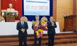 Ông Hồ Quang Bửu (giữa) là tân Phó chủ tịch UBND tỉnh Quảng Nam