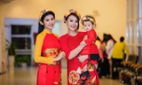 Hồng Quế và con gái trình diễn áo dài của Hoa hậu Ngọc Hân