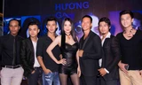 Trương Ngọc Ánh 'tái xuất' sexy bên dàn trai đẹp