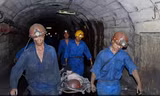 Một công nhân ngành than tử vong do nắp capô va vào người