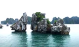 Biểu tượng hòn Trống Mái ở vịnh Hạ Long trước nguy cơ đổ sập
