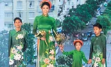 'Tiểu Hoa hậu' nhà Hà Kiều Anh xinh như thiên thần trình diễn áo dài