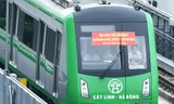 Tàu Cát Linh - Hà Đông chạy thử trên tuyến. Ảnh: Ngọc Thành. 