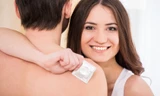 Những hiểu lầm tai hại về bao cao su khiến bạn... giật mình