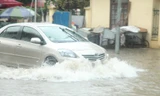 Nhiều tuyến đường ở thành phố Bắc Giang ngập trong biển nước