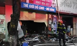 Hà Nội: Cháy cửa hàng bán đồ chơi xe điện, nhiều người thoát nạn