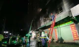 Hà Nội: Căn hộ chung cư bốc cháy ngùn ngụt trong đêm 