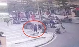 Hà Nội: Yêu cầu người đàn ông hành hung bé trai ở khu chung cư ra trình diện