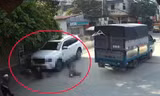 Hà Nội: Ô tô lao vào đoàn người đi bộ, 4 người thương vong