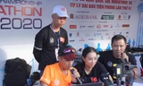Bộ ba bình luận viên của Tiền Phong Marathon 2020: Nguyễn Đạt, Hương Quỳnh và Lương Phạm ảnh: Ngô Tùng