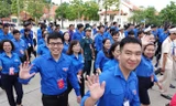 Các đảng viên trẻ tiêu biểu tham dự chương trình tổng kết đợt hoạt động cao điểm "Tuổi trẻ Việt Nam nhớ lời Di chúc theo chân Bác" Ảnh: Như Ý