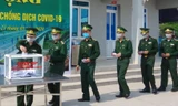 Cán bộ, chiến sĩ Đồn Biên phòng Cửa khẩu quốc tế Móng Cái quyên góp ủng hộ phòng chống Covid-19