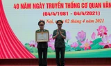 Trao Bằng khen của Thủ tướng cho cơ quan Văn phòng Bộ tư lệnh Bảo vệ Lăng, sáng 2/4