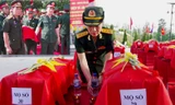 Tướng lĩnh, sĩ quan Quân đội hai nước tiễn đưa hài cốt liệt sĩ Quân tình nguyện và Chuyên gia Việt Nam về đất mẹ, tháng 5/2019