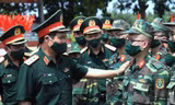 Thượng tướng Vũ Hải Sản, Thứ trưởng Bộ Quốc phòng động viên, giao nhiệm vụ cho đội hình vào Nam chi viện chống dịch, sáng 6/8