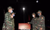 Bộ đội Biên phòng chốt chặn ngăn dịch COVID-19 trên tuyến biên giới phía Bắc. Ảnh: Nguyễn Minh