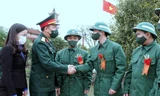 Tiếp sức thanh niên nhập ngũ, trồng cây quân dân