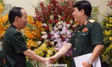Đại tướng Lương Cường, Chủ nhiệm Tổng cục Chính trị QĐND Việt Nam (bên phải) và Trung tướng Đỗ Danh Vượng tại Đại hội đại biểu Đảng bộ BĐBP lần thứ XV