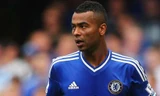 Ashley Cole cầu mong Chelsea gia hạn hợp đồng