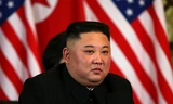 Chủ tịch Triều Tiên Kim Jong-un trong cuộc gặp với Tổng thống Mỹ Donald Trump tối 27/2 tại Hà Nội. Ảnh: Reuters.