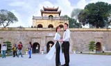 Hoàng thành Thăng Long là một trong những di tích được nhiều bạn trẻ lựa chọn chụp ảnh cưới.