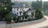 Biệt thự "khủng" của gia đình ông Bình.