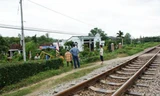 Thanh niên 19 tuổi xả thân cứu người trên đường ray xe lửa