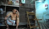 Phận người trong những lồng sắt ở Hong Kong