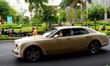 Bentley Mulsanne màu độc ở Sài Gòn. 