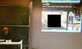 Giáo sư xem phim “mát” bị phát nhầm lên máy chiếu lớp học