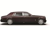 Ngoại thất với màu sơn đặc biệt của Rolls-Royce Phantom Oriental Sun. 
