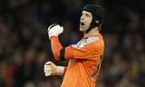 Cech sẽ còn có nhiều trận sạch lưới nữa bởi anh đủ sức bắt chính thêm vài năm cho Arsenal. Ảnh: Reuters.