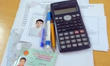 Giấy tờ đầy đủ của một thí sinh. Ành minh họa: Tuấn Mark.