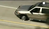 Cảnh sát Mỹ bắn thủng lốp quái xế trên xa lộ