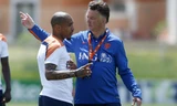 Nigel de Jong trên đường gia nhập M.U.