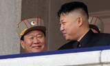 Ông Choe Ryong-hae (trái) được tin nhân vật quyền lực số 2 sau nhà lãnh đạo trẻ Kim Jong-un.