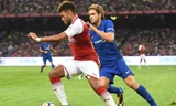 Oxlade-Chamberlain quyết định gắn bó với Chelsea, thay vì đến Liverpool.