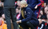 Wenger thất vọng với trận thua Man Utd. Ảnh: Reuters.